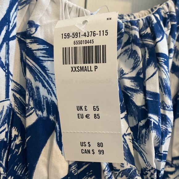 Abercrombie & Fitch Ruched Puff Sleeve Mini Dress in Navy Pattern - Picture 3 of 4